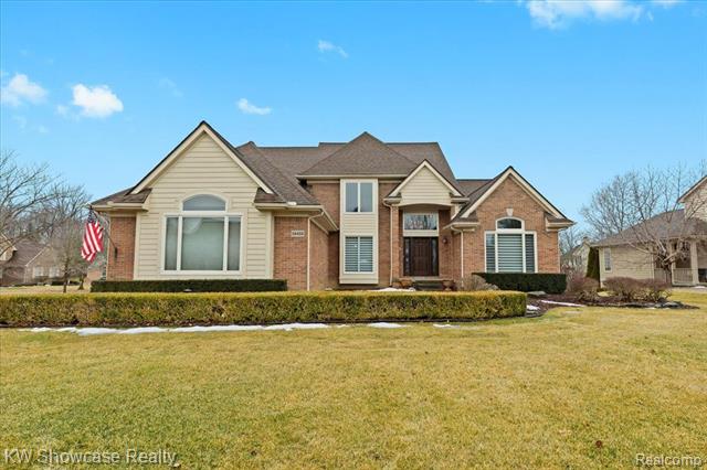 front view picture of 54455 Royal Troon Dr, South Lyon, MI. 48178