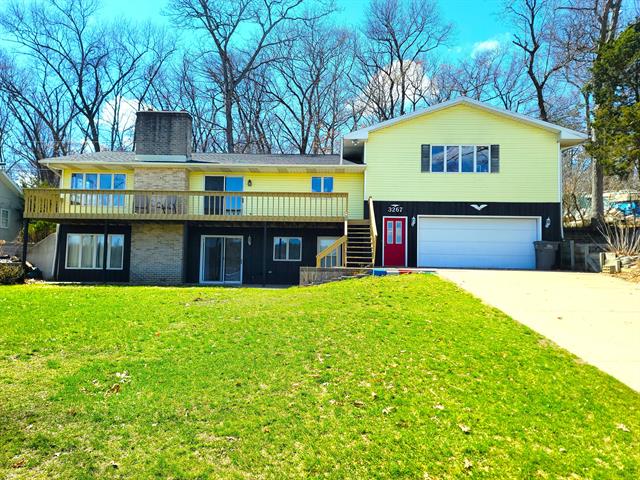 front view picture of 3267 Shadyside Drive Ne, Grand Rapids, MI. 49525