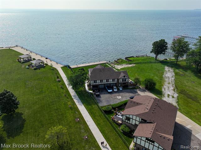 front view picture of 104 Lac Sainte Claire, Saint Clair Shores, MI. 48082