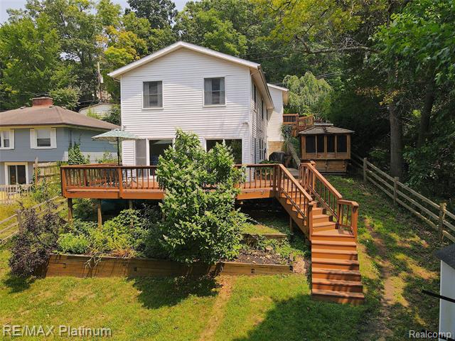 front view picture of 11662 Weiman Drive, Pinckney, MI. 48169