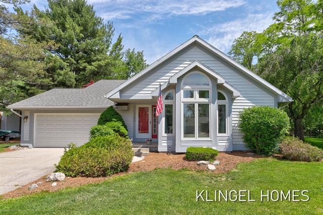 front view picture of 17829 Cherokee Drive, Spring Lake, MI. 49456