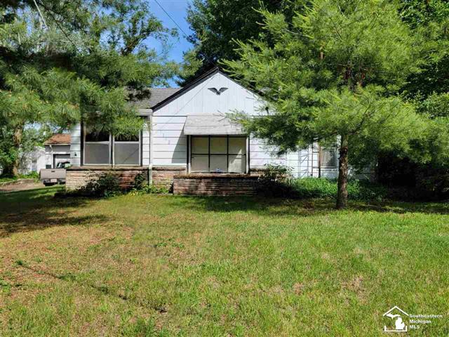 front view picture of 1110 Church, Adrian, MI. 49221