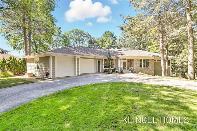 front view picture of 4235 Braeburn Court, Muskegon, MI. 49441