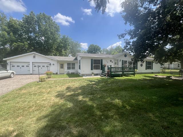 front view picture of 116 N West Street, Tekonsha, MI. 49092