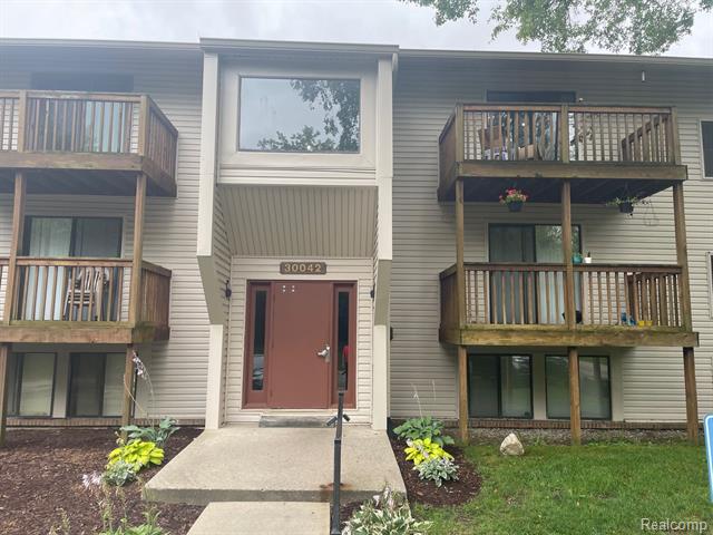 front view picture of 30042 W 12 Mile Rd Unit 57, Farmington, MI. 48334