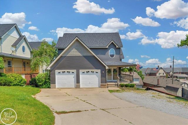 front view picture of 538 N 2Nd Street, Saint Clair, MI. 48079
