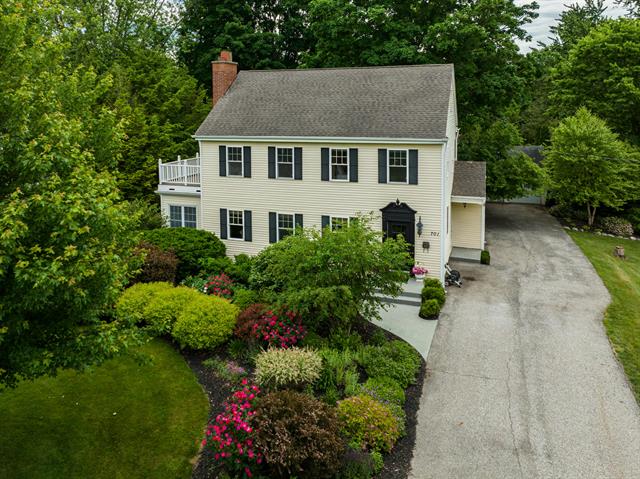 front view picture of 701 S Elm Street, Three Oaks, MI. 49128