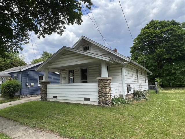 front view picture of 313 S Hamilton Street, Marshall, MI. 49068