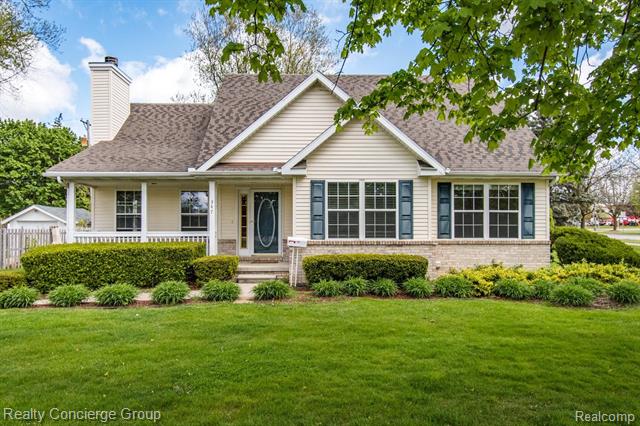 front view picture of 347 E Liberty St, South Lyon, MI. 48178
