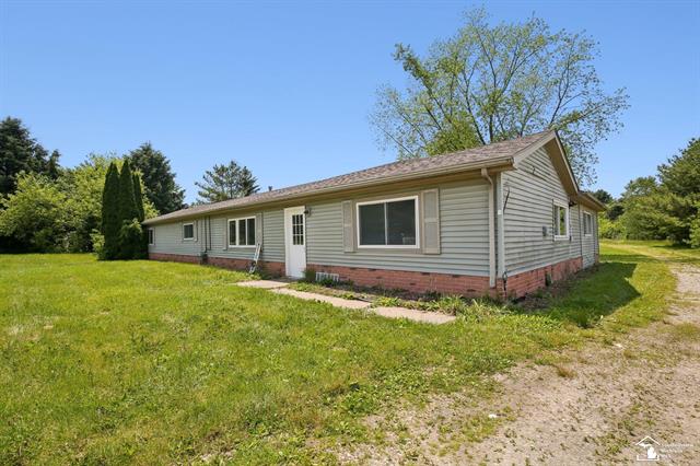 front view picture of 2131 Baldwin Rd, Monroe, MI. 48162