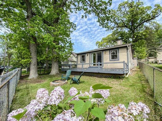 front view picture of 11134 Patterson Lake Drive, Pinckney, MI. 48169