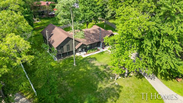 front view picture of 2605 Shadowbrook Drive Se, Grand Rapids, MI. 49546