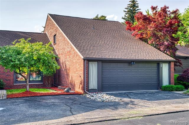 front view picture of 29 Blair Lane, Dearborn, MI. 48120