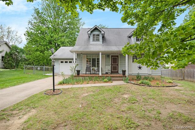 front view picture of 5534 Continental Road, Grand Blanc, MI. 48439