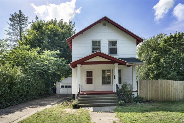 front view picture of 318 Cecil Street, Buchanan, MI. 49107