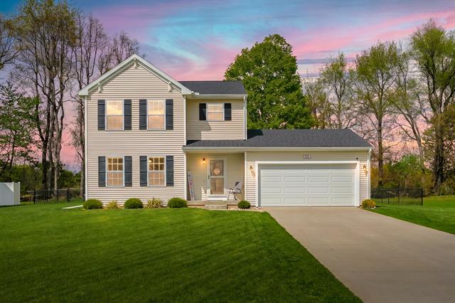 front view picture of 5211 Lake Pines Court, Vicksburg, MI. 49097