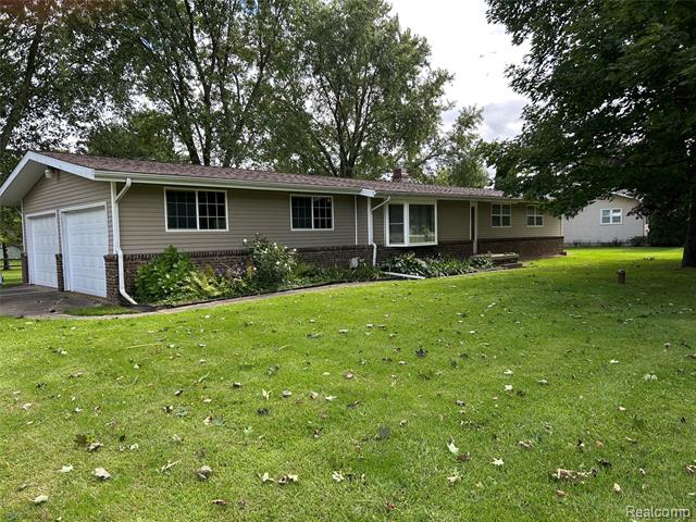 front view picture of 1548 E Caro Road, Caro, MI. 48723