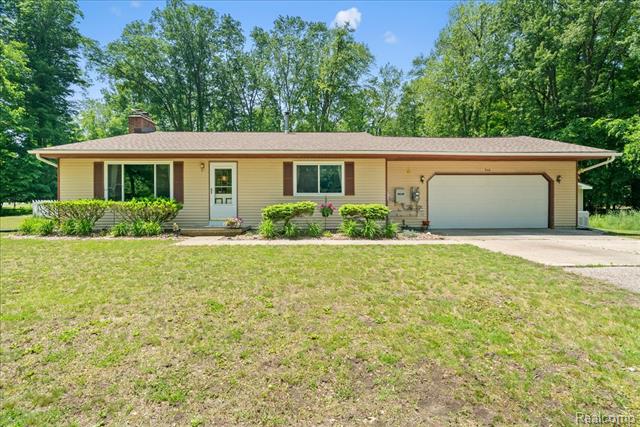 front view picture of 956 Chickasaw Drive, Mason, MI. 48854