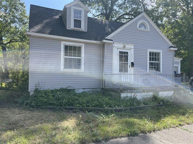 front view picture of 371 E Columbia Avenue, Muskegon, MI. 49444