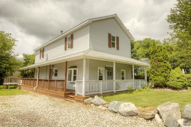 front view picture of 407 N Reese St, South Lyon, MI. 48178