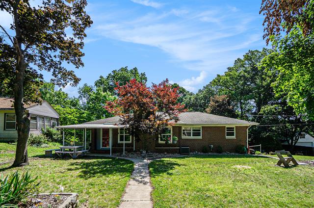 front view picture of 835 Farrell Avenue, Kalamazoo, MI. 49006