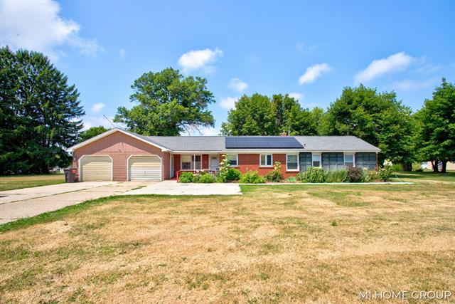 front view picture of 705 E Main Street, Fennville, MI. 49408
