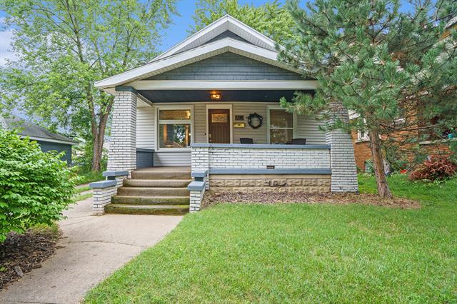 front view picture of 941 Arianna Street Nw, Grand Rapids, MI. 49504