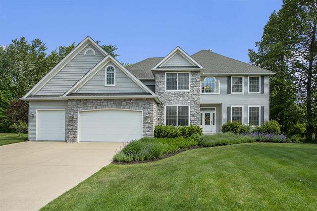 front view picture of 7251 Beverly Drive, South Haven, MI. 49090