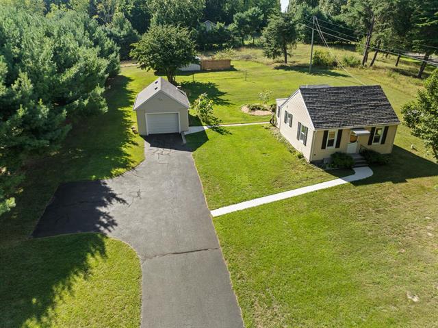 front view picture of 68162 Beebe Road, Niles, MI. 49120