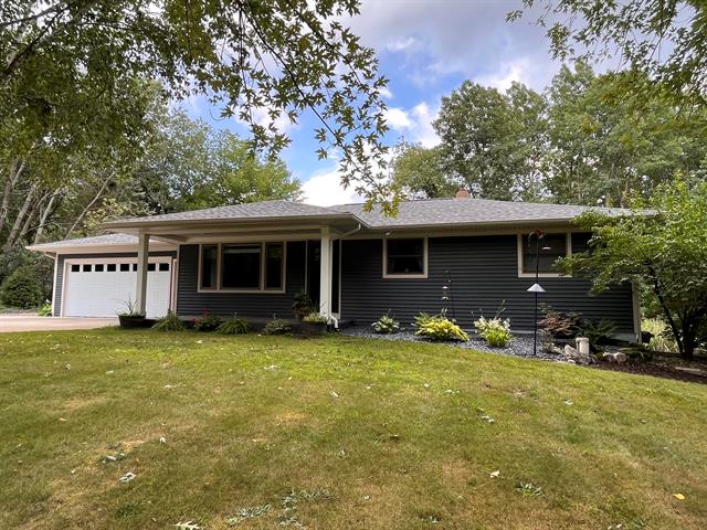 front view picture of 8198 N 26Th Street, Kalamazoo, MI. 49004