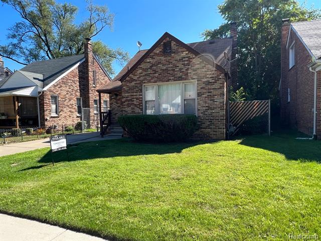 front view picture of 18410 Rosemont Avenue, Detroit, MI. 48219