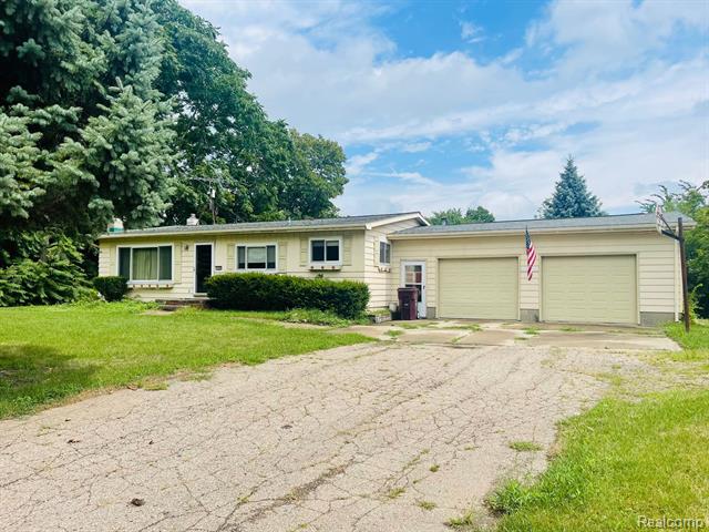 front view picture of 2740 N Van Dyke Road, Imlay City, MI. 48444