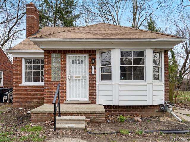 front view picture of 15754 Evergreen Road, Detroit, MI. 48223