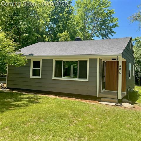front view picture of 1496 Newport Road, Ann Arbor, MI. 48103