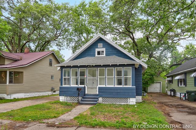 front view picture of 884 Emerson Avenue, Muskegon, MI. 49442