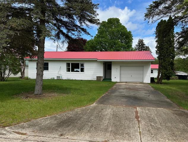 front view picture of 175 Hudnut Street, Barryton, MI. 49305