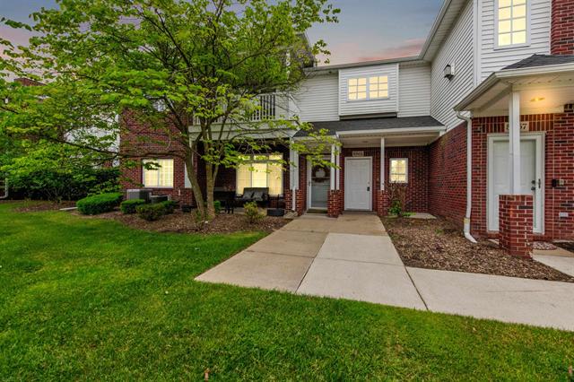 front view picture of 5555 Acorn Lane, Sterling Heights, MI. 48314
