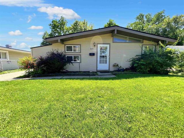 front view picture of 688 Goodale Ave, Clawson, MI. 48017