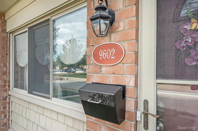 front view picture of 9602 Cornell Street, Taylor, MI. 48180