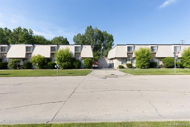 front view picture of 25165 Orchid Street, Harrison Township, MI. 48045