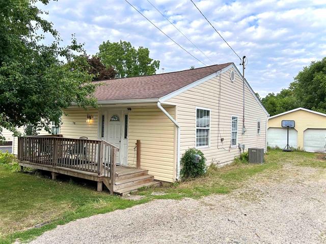 front view picture of 815 Nafus St, Owosso, MI. 48867