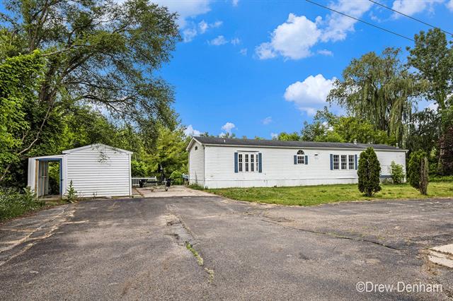 front view picture of 6973 Bluewater Highway, Saranac, MI. 48881