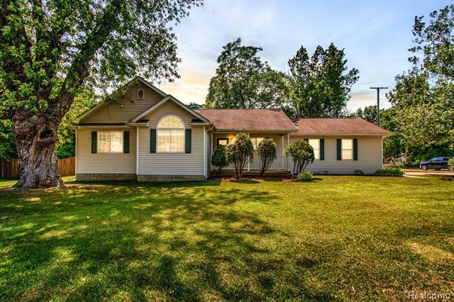 front view picture of 533 Ash Street, Carleton, MI. 48117