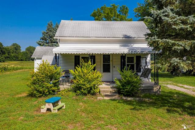 front view picture of 9230 Crabb, Temperance, MI. 48182
