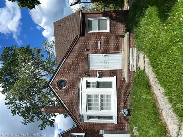 front view picture of 19738 Westphalia Street, Detroit, MI. 48205