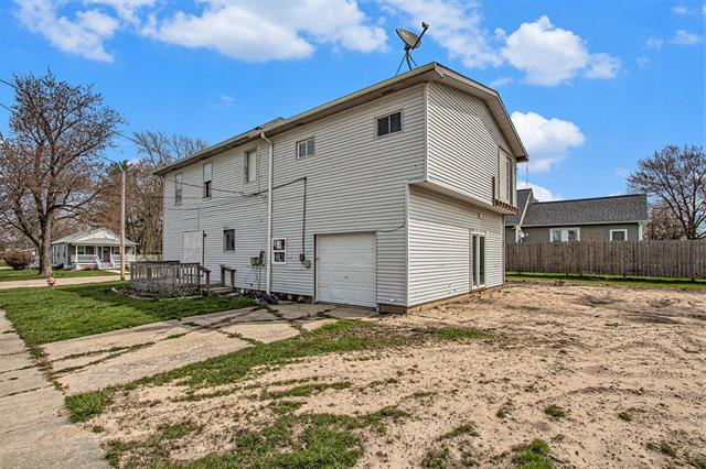 front view picture of 202 Poplar Street, Three Oaks, MI. 49128