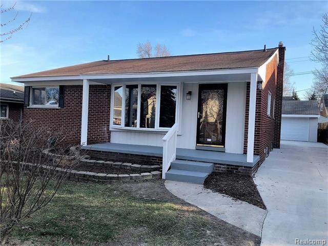 front view picture of 801 W Baker Ave, Clawson, MI. 48017