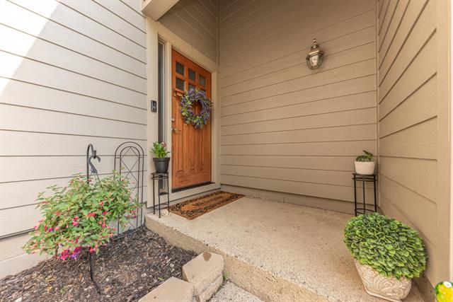 front view picture of 757 Peninsula Court, Ann Arbor, MI. 48105
