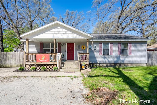 front view picture of 1921 Austin Street, Muskegon, MI. 49442