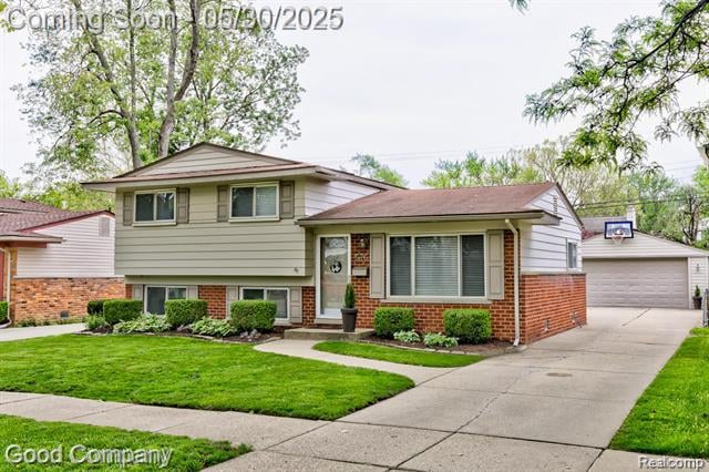 front view picture of 576 Langley Blvd, Clawson, MI. 48017